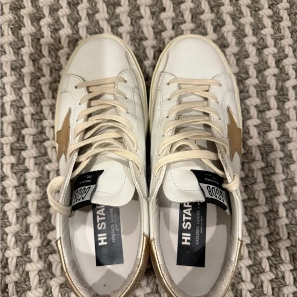 Golden Goose Women's White and Gold Sneakers - Picture 5 of 7